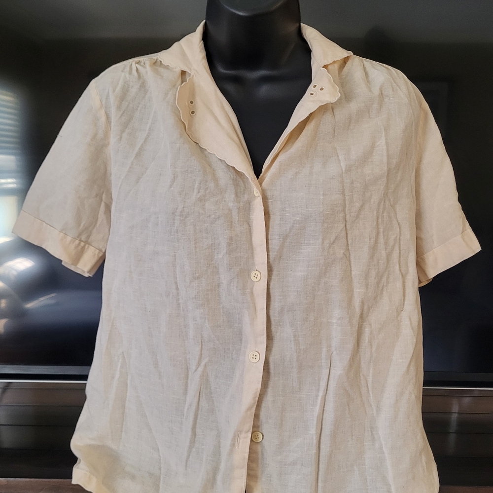 Short sleeve button up